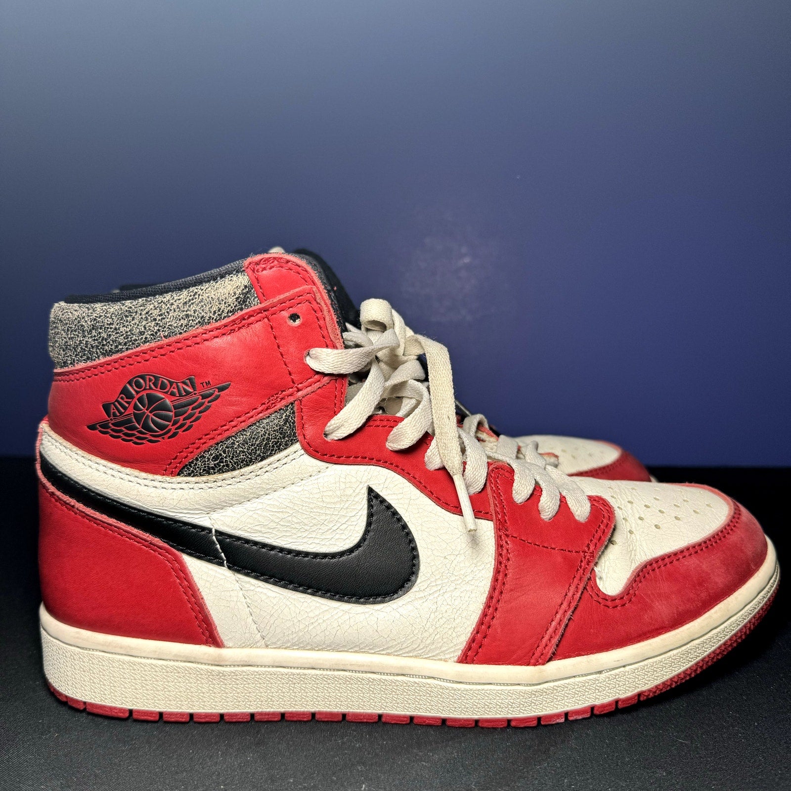 Air Jordan 1 Retro High OG Chicago Lost & Found Men's Shoes - Size 9