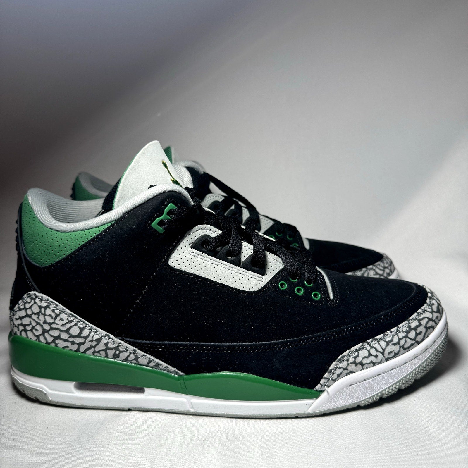 Air Jordan 3 Retro Pine Green Men's Shoes - Size 11.5