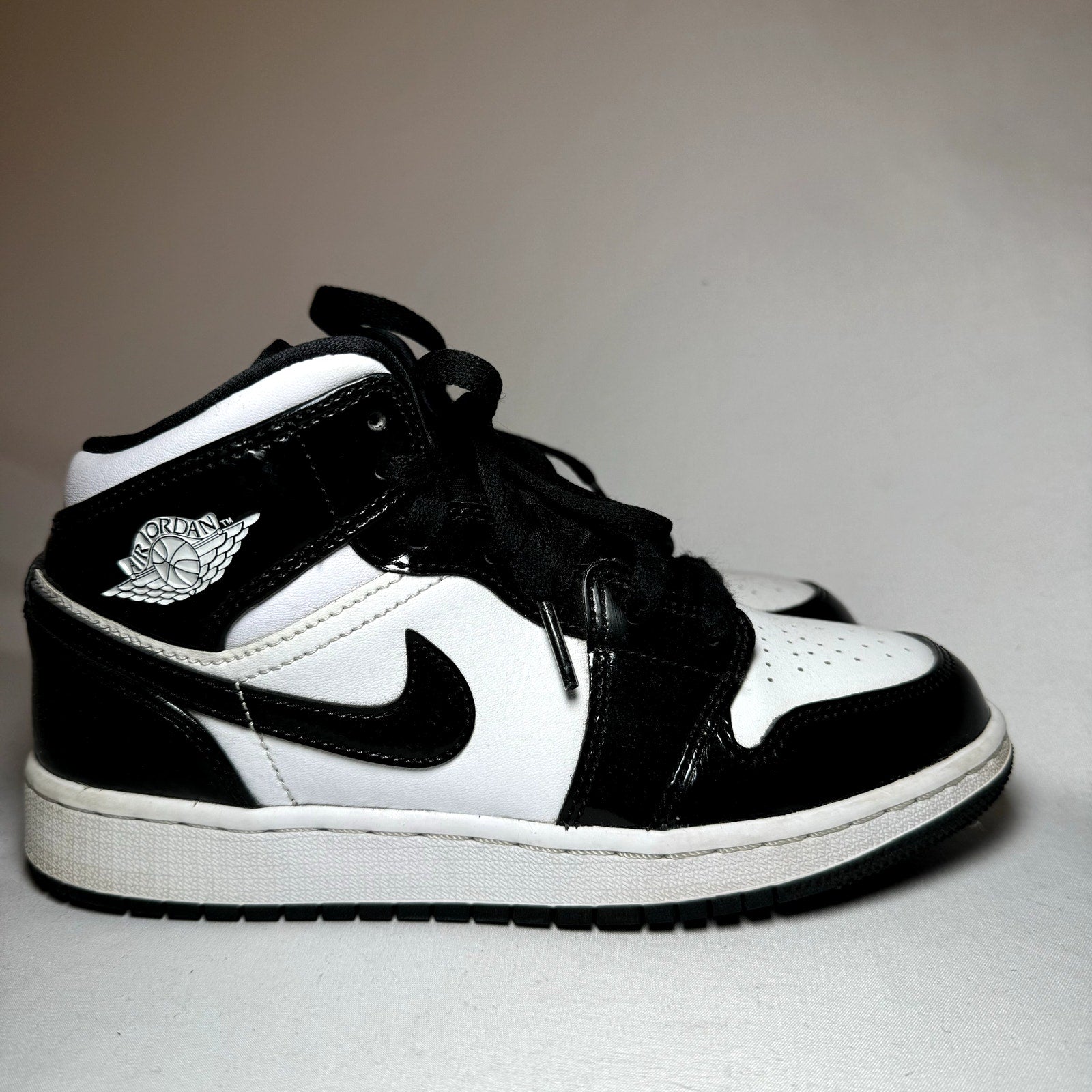 Air Jordan 1 Mid SE GS All Star 2021 Kids Shoes - Size 4