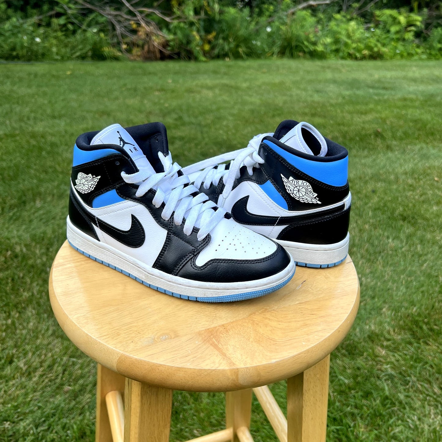 Air Jordan 1 Mid University Blue Women's Shoes - Size 7