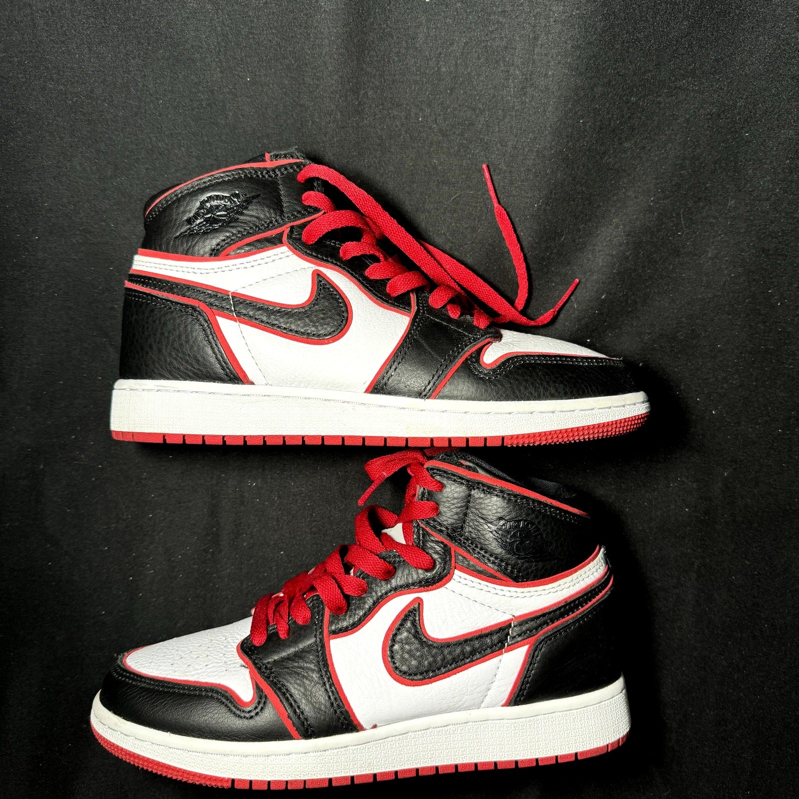 Air Jordan 1 Retro High OG BG Bloodline Kids Shoes - Size 4.5