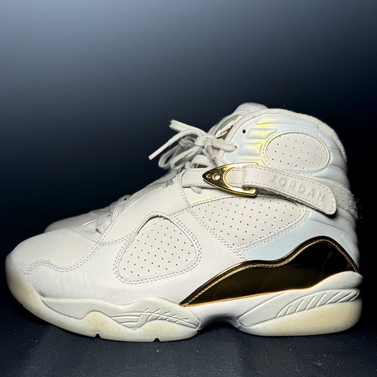 Air Jordan 8 Retro C&C Trophy Men's Shoes - Size 9