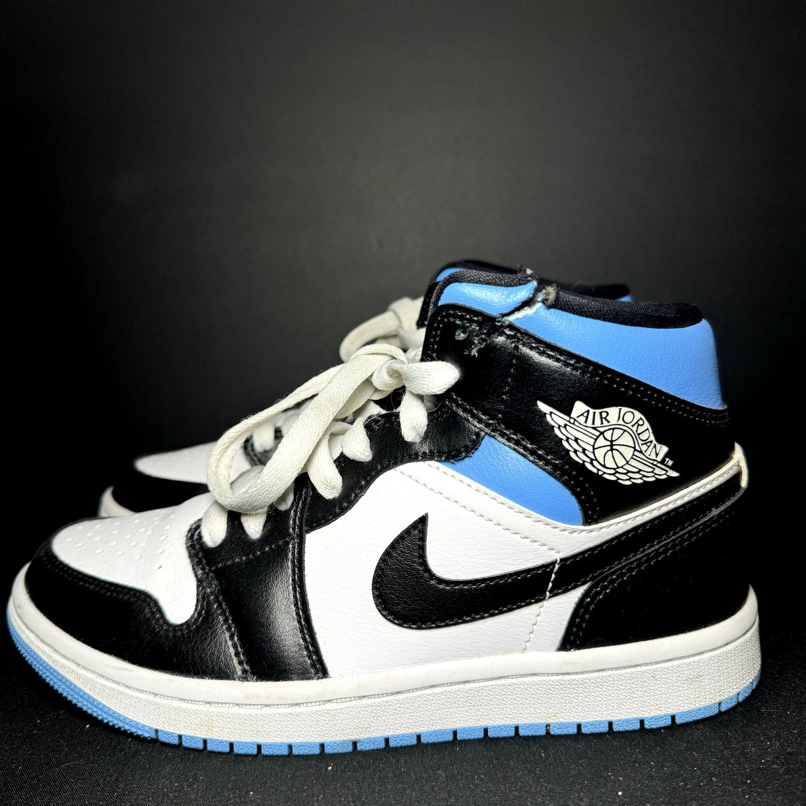 Air Jordan 1 Mid University Blue Women's Shoes - Size 6