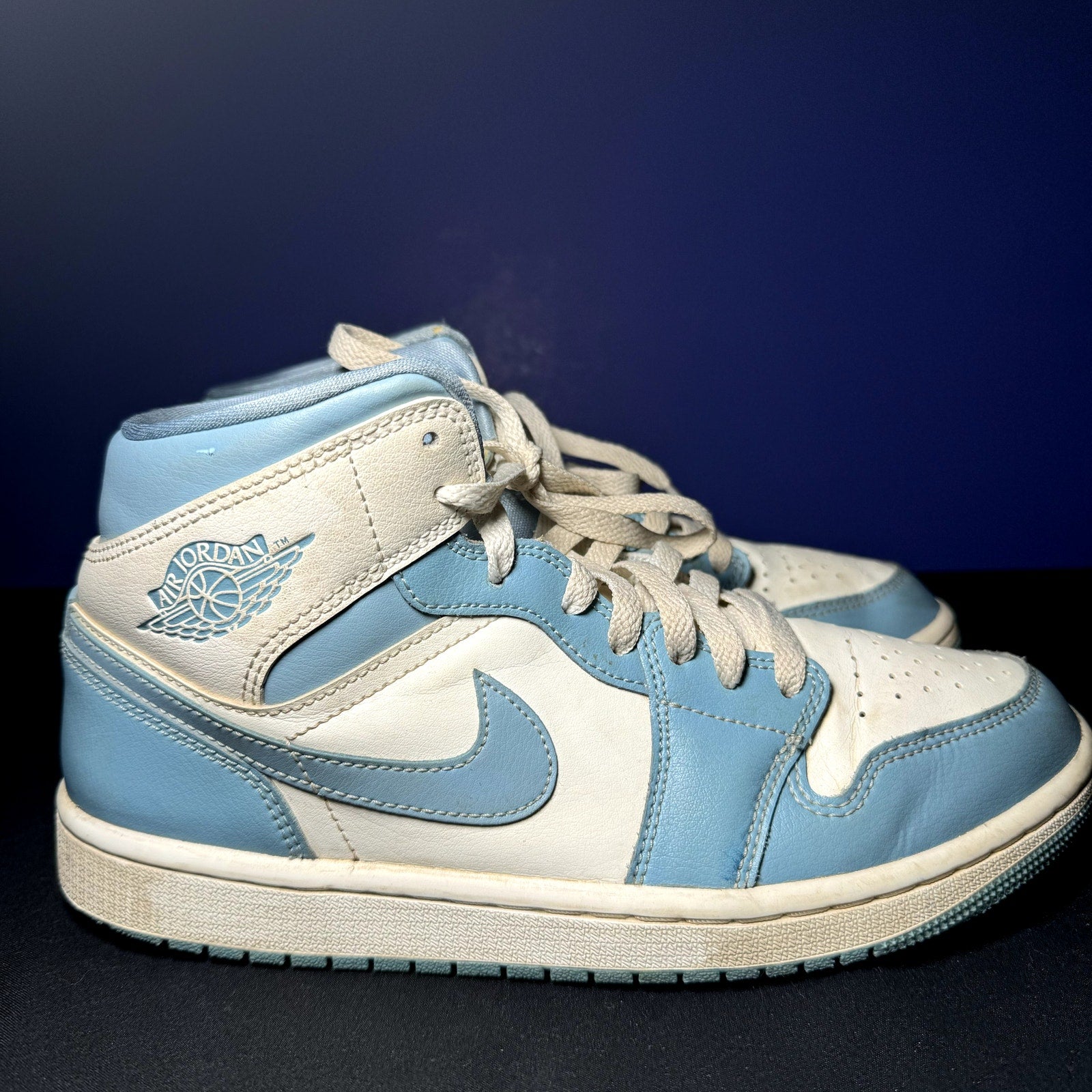 Air Jordan 1 Mid University Blue Women's Shoes - Size 9