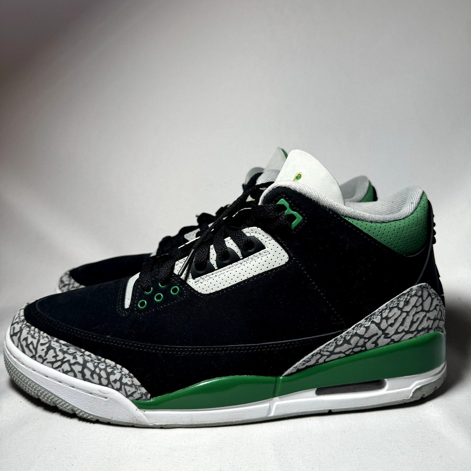 Air Jordan 3 Retro Pine Green Men's Shoes - Size 11.5